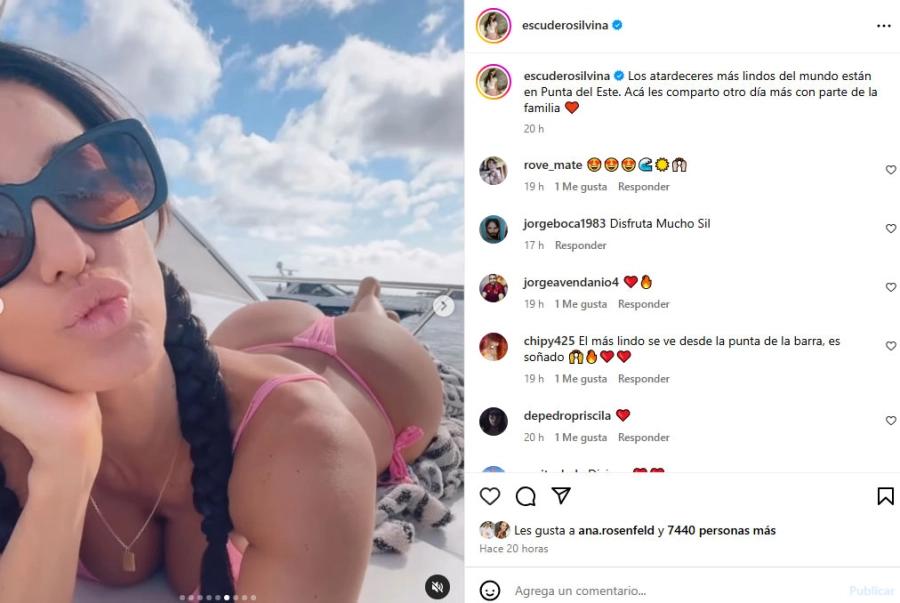 Silvina Escudero bajo el sol con una microbikini en color rosa. Instagram