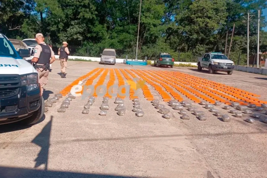 El cargamento de marihuana incautado en Corrientes. (foto: Diario Época)