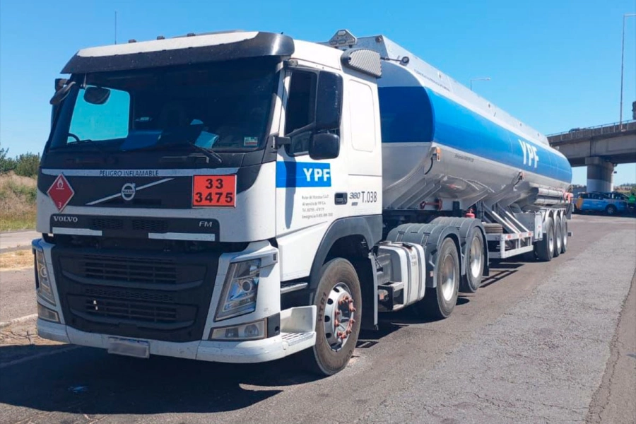 El cami&oacute;n que conduc&iacute;a el hombre. (CNRT)