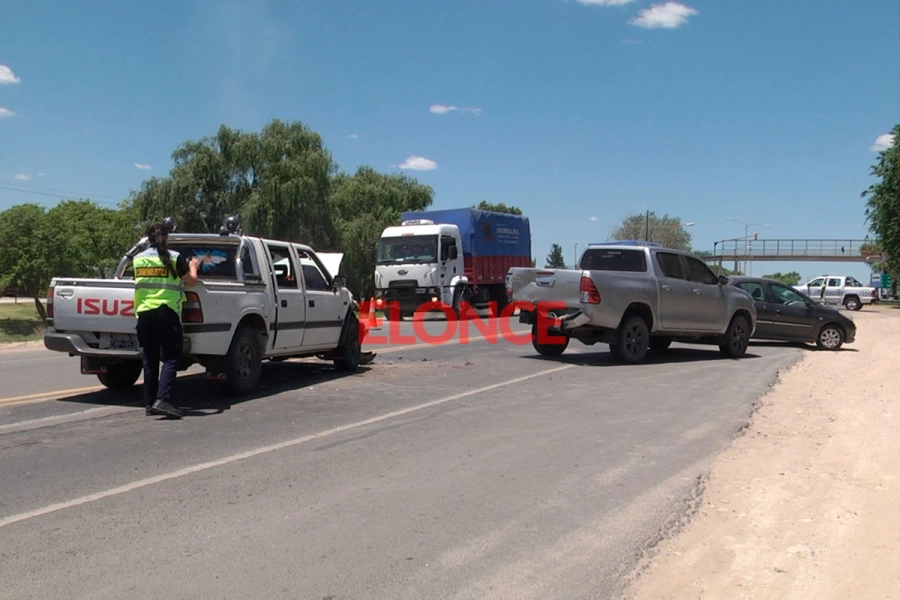 Fuerte choque en sem&aacute;foro sobre Ruta 12. (ELONCE)