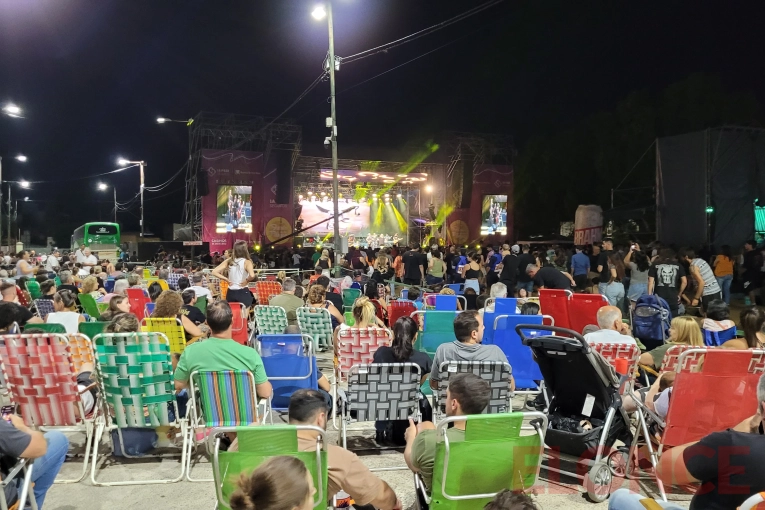 Comenzó la Fiesta Nacional de la Playa y Elonce transmite en vivo desde Concepción del Uruguay