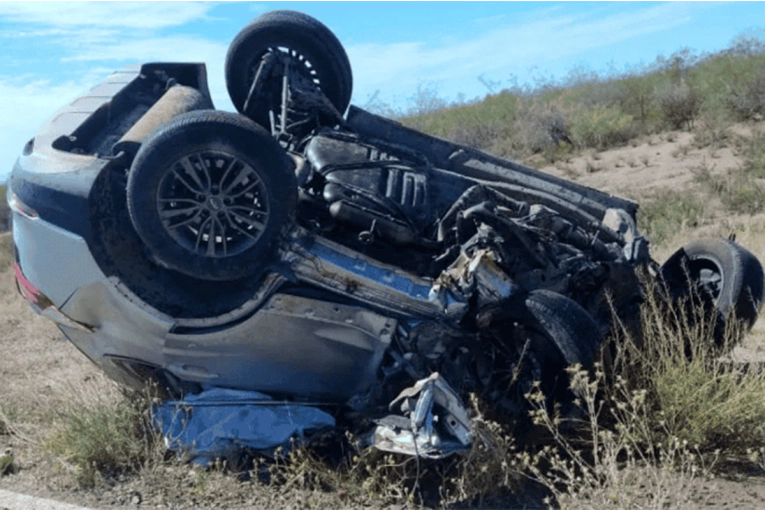 Otra tragedia vial: cinco muertos tras choque entre un colectivo y una camioneta