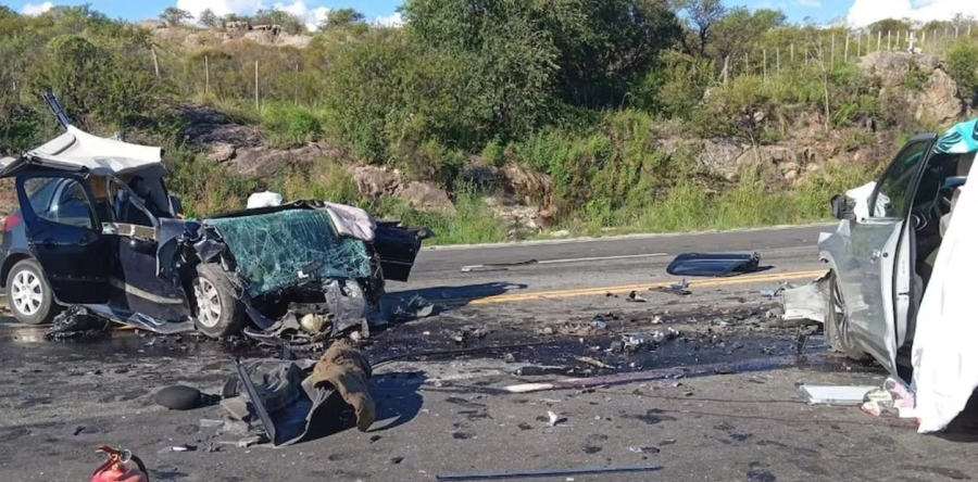 Impresionante estado en que quedaron los autos. Polic&iacute;a de C&oacute;rdoba