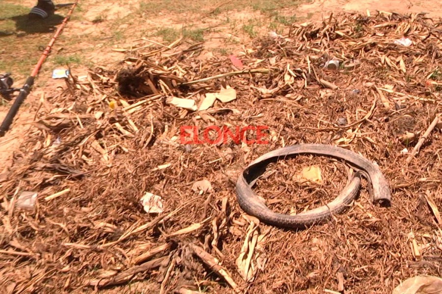 Residuos en la costa.