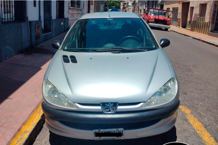 Denunció que fue a buscar el auto que había heredado y pero se lo habían robado en Paraná