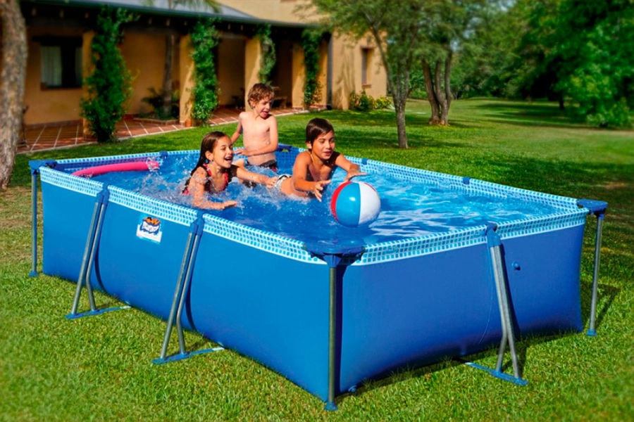 La reconocida marca de piletas. (Foto: Pelopincho)