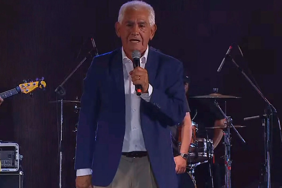 El ex futbolista, Pancho S&aacute;, debut&oacute; a los 79 a&ntilde;os en la Fiesta del Chamam&eacute;.