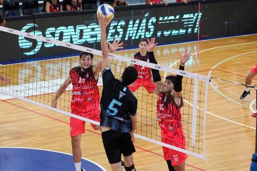 Echag&uuml;e cedi&oacute; un set ante Lafinur pero se impuso por 3 a 1 - Prensa FeVA