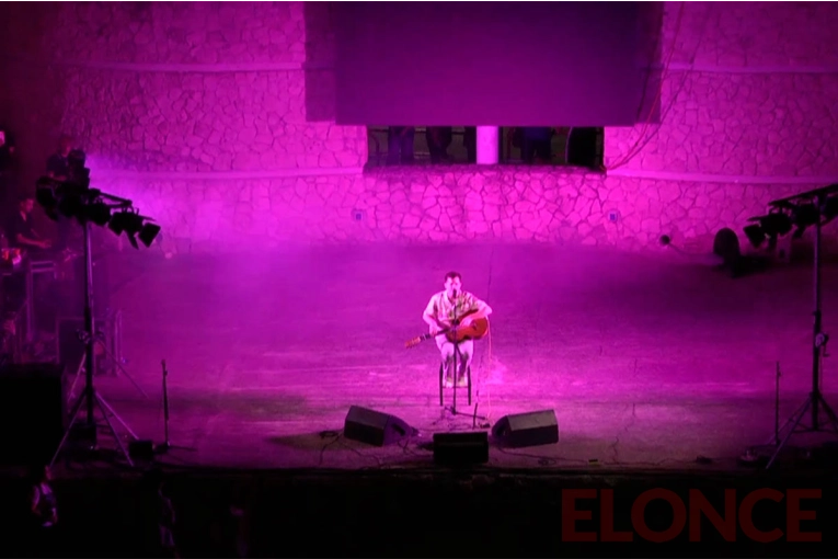 Nahuel Pennisi deslumbró en la noche de folclore en Música en el Anfiteatro