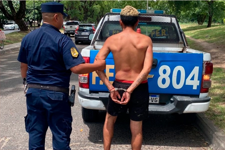 Hospitalizaron a joven que recibió tres puñaladas tras pelea con otro joven en Paraná