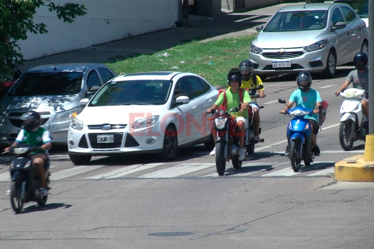 Intensifican controles a motos en Paraná: retienen rodados por ruidos molestos