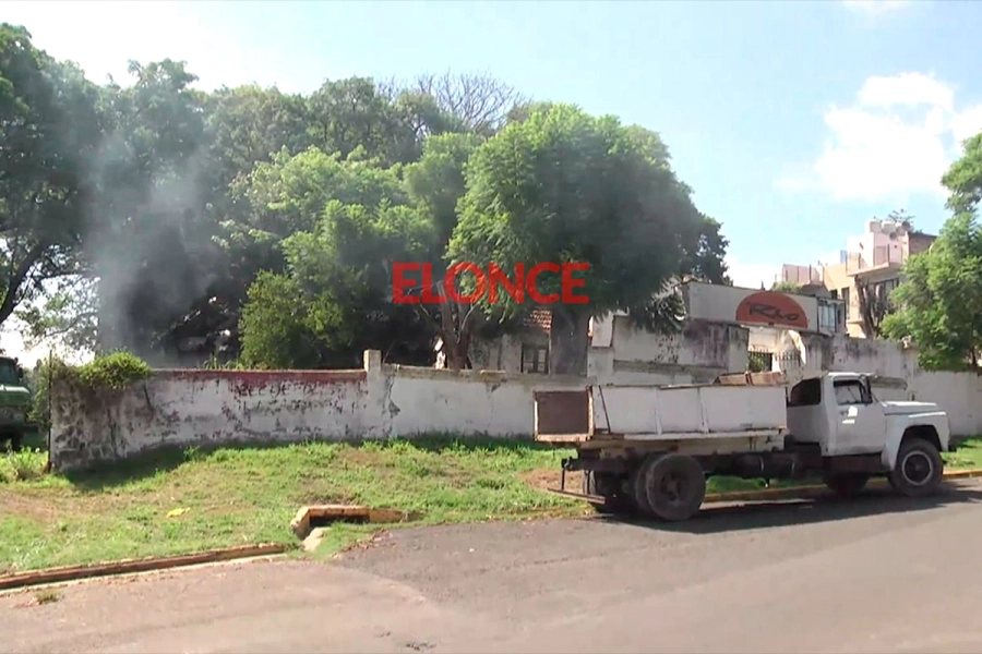 Demolici&oacute;n del boliche Parador.