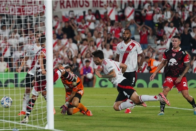 Con gol de Gonzalo Montiel, River venció 1-0 a Instituto de Córdoba