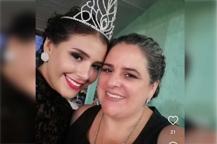 Jade junto a su madre. Foto: Clar&iacute;n