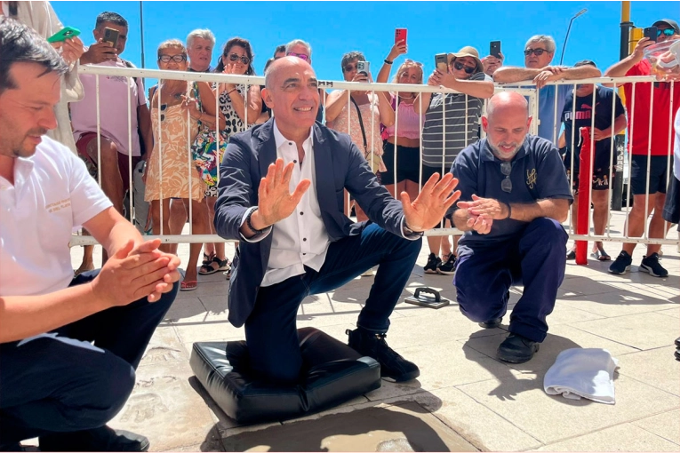 El paranaense Mauricio Dayub dejó sus huellas en la Vereda de las Estrellas de Mar del Plata