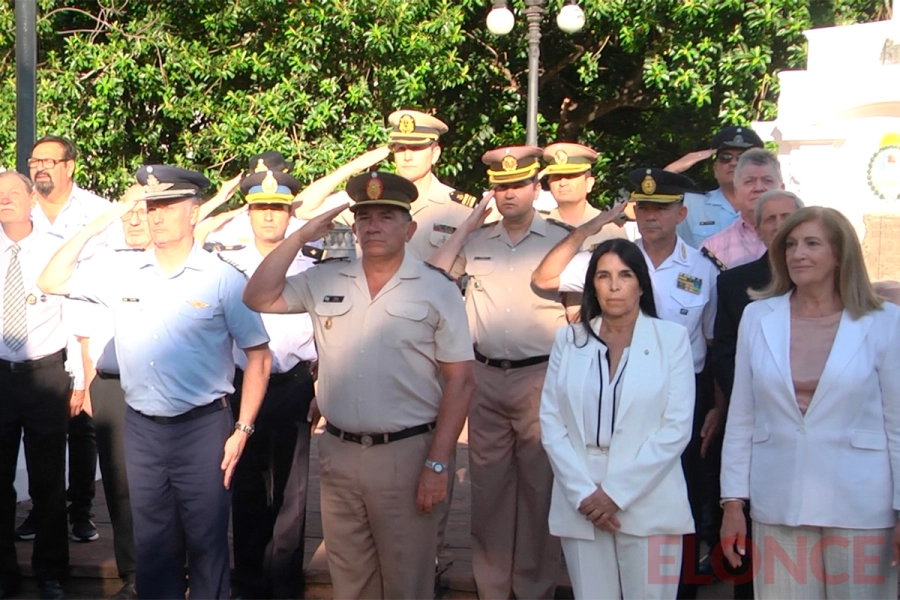 Aluani y Romero encabezaron el acto en 1&ordm; de Mayo (foto Elonce)