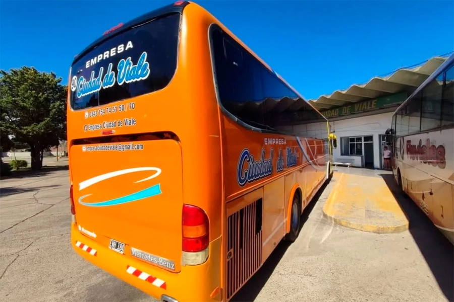 El colectivo de la empresa &ldquo;Ciudad de Viale&rdquo; (foto NuevaZona)