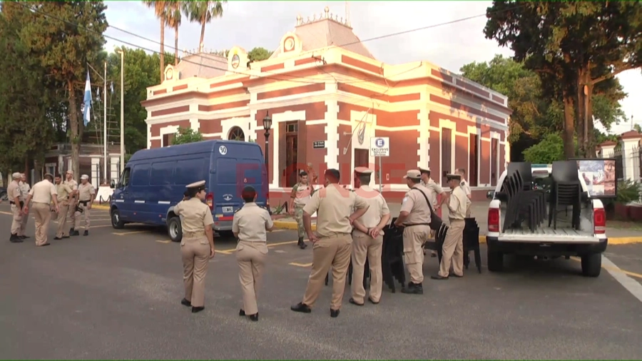 Postal del acto. Foto: Elonce