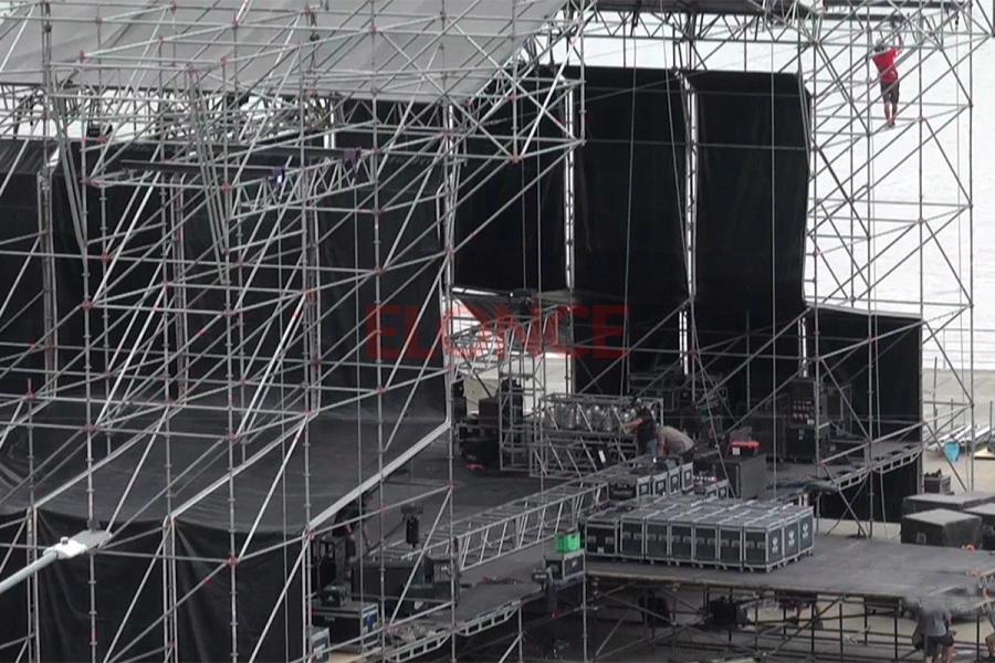 El escenario lleva el nombre de uno de los impulsores de la Fiesta, &ldquo;Luis Pacha Rodr&iacute;guez&rdquo; (foto Elonce)