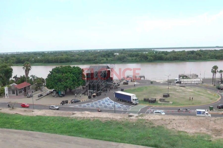 Avanza el armado del escenario principal de la Fiesta nacional del Mate de Paran&aacute; (foto Elonce)