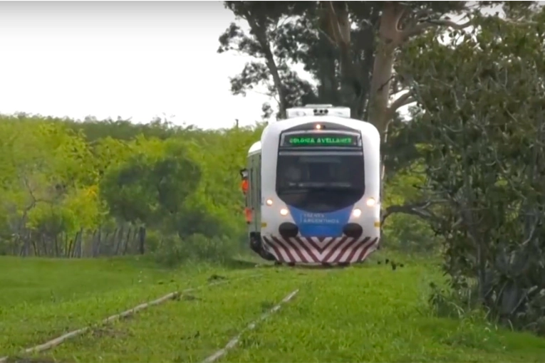 Hallaron un hombre fallecido en las vías del tren y suspendieron servicios