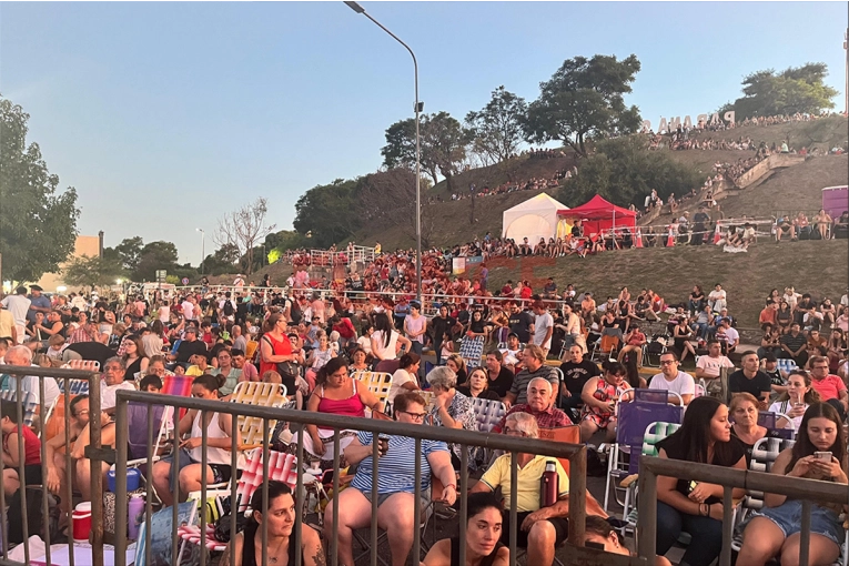 Gente de todo el país disfruta de la Fiesta Nacional del Mate