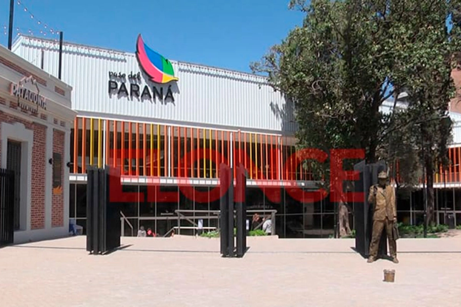 Así luce hoy la ex fábrica de fósforos, donde hoy radica el Shopping "Paso del Paraná. Foto: Elonce