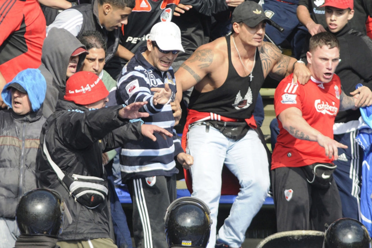 Restricción para barras de River. Restricción para barras de River.