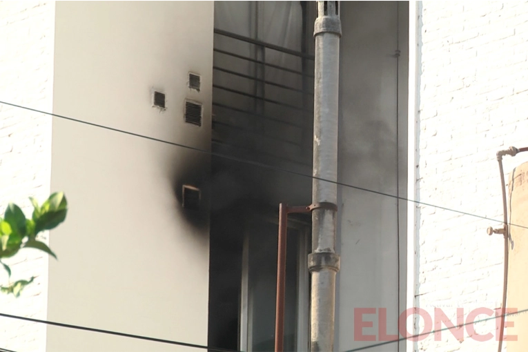 Incendio en departamento de Paraná: evacuaron el edificio y asistieron a vecinos y mascotas