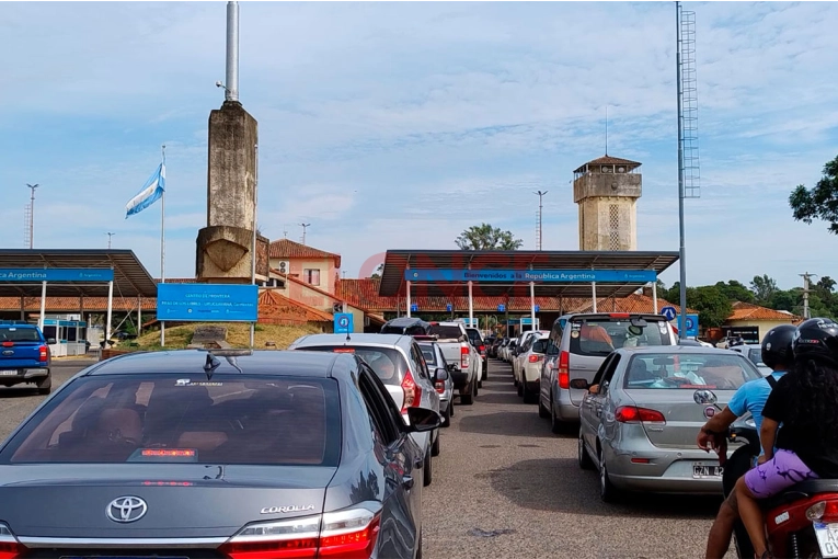 Más de 700.000 viajeros cruzaron por Paso de los Libres hacia Brasil en enero y febrero