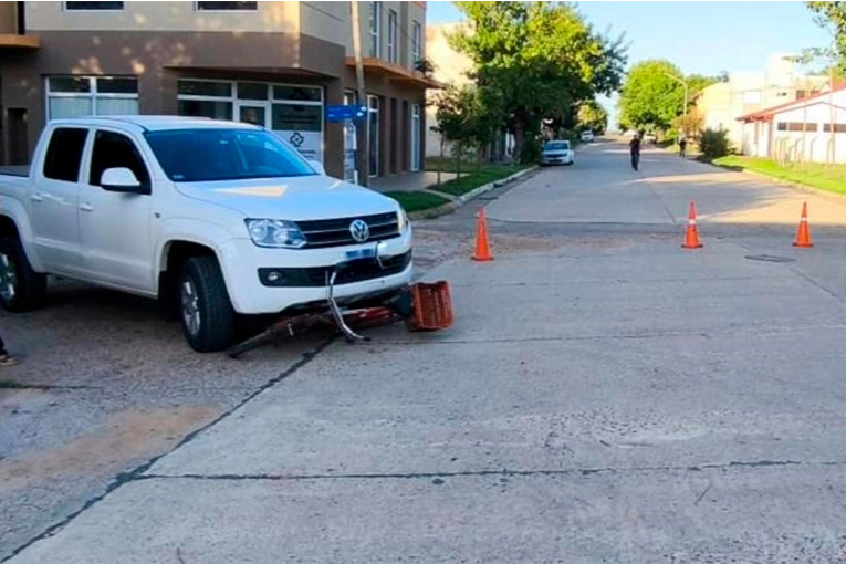 Un hombre resultó lesionado tras el choque entre una camioneta y una bicicleta