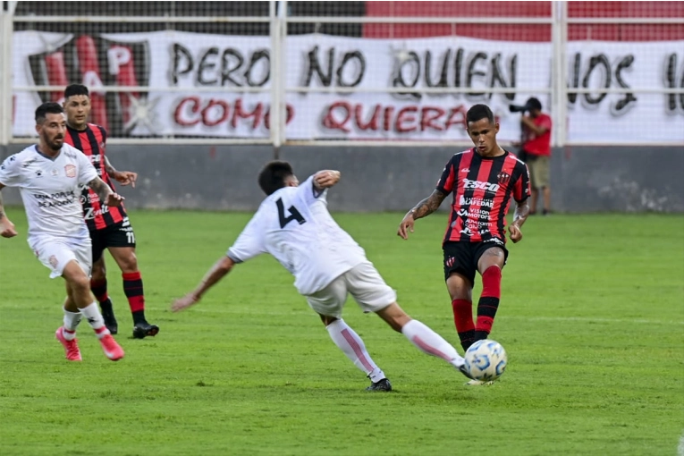 Patronato pierde 1-0 con San Martín de Tucumán en el Grella