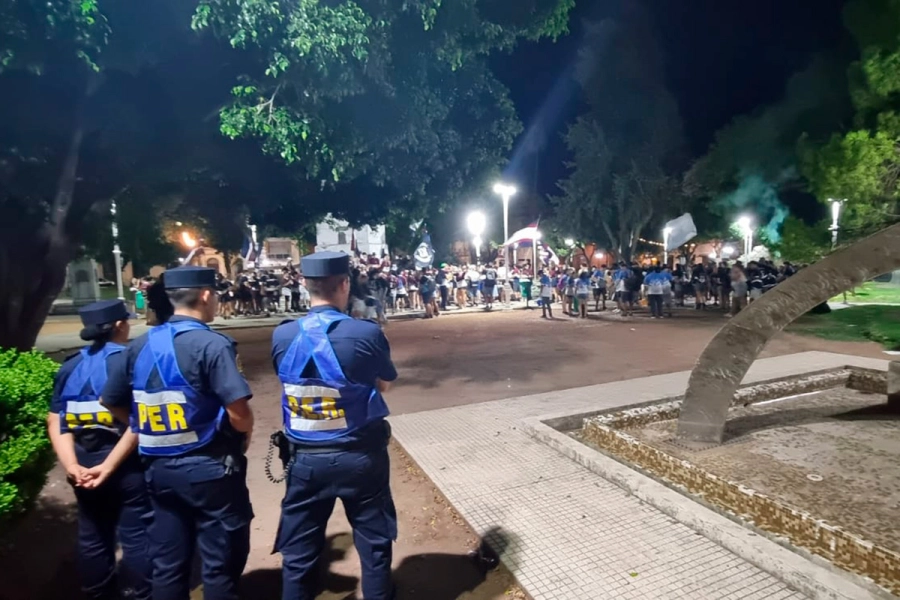 Presencia policial en el UPD de Victoria (foto Polic&iacute;a de Entre R&iacute;os)