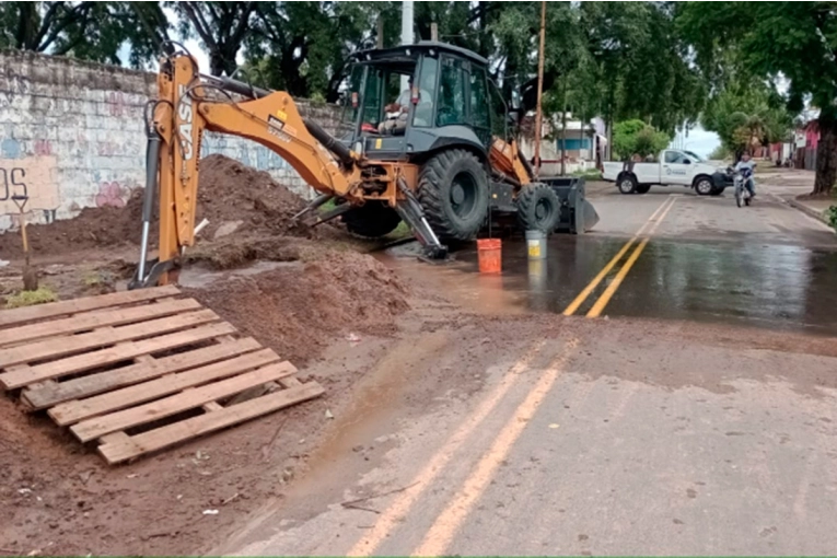 Por obras, cortaron el suministro de agua potable en zona oeste de Paraná