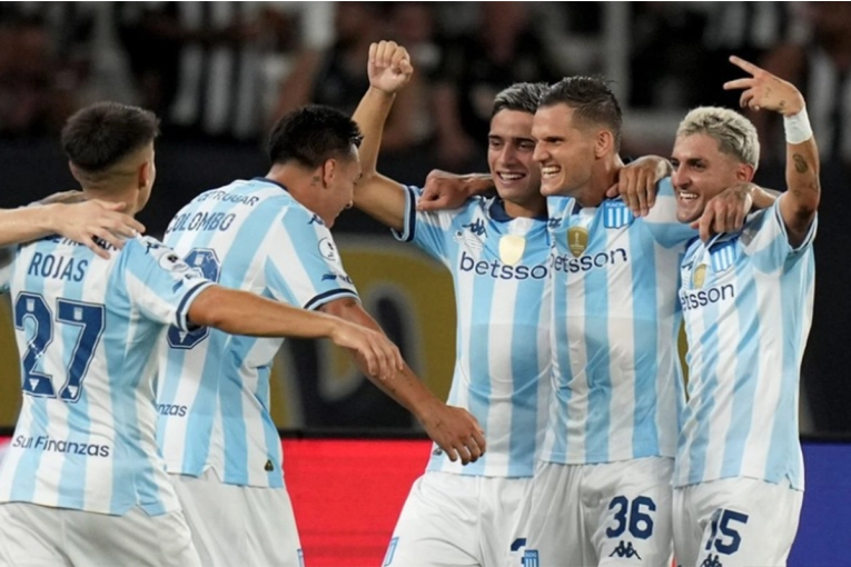 Racing le ganó 2 a 0 a Botafogo en Brasil y es campeón de la Recopa Sudamericana