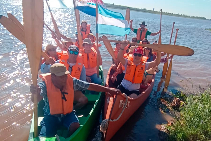 Remada en defensa del r&iacute;o Paran&aacute;