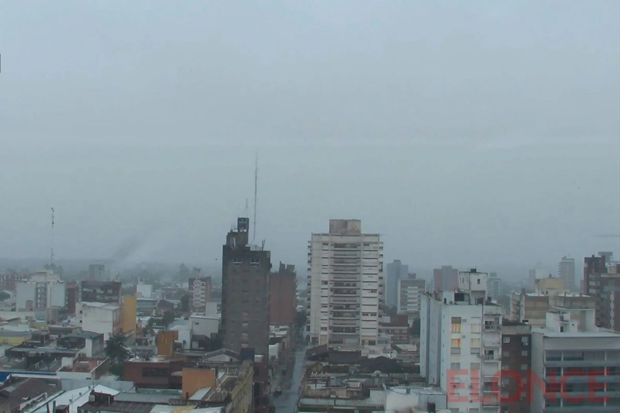 Llueve en Paran&aacute; (foto Elonce)