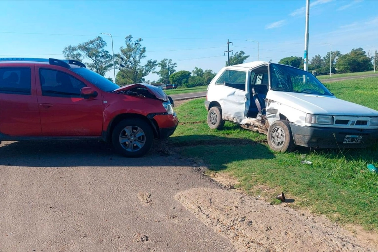 Mujer sufrió heridas graves tras choque de dos vehículos en Ruta Nacional 127