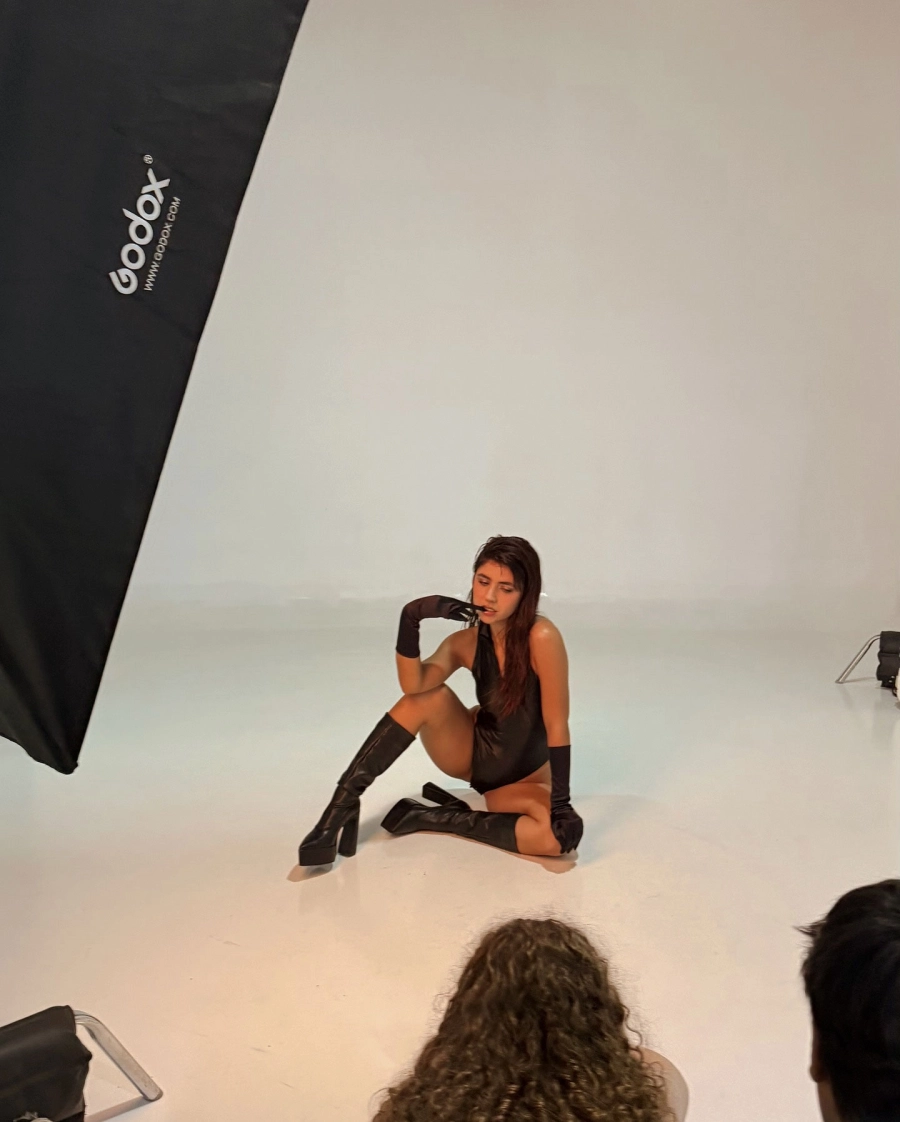 Camila Mayan modelando. Instagram