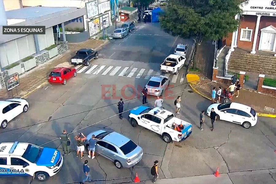 Amplio operativo policial sobre calle Gualeguaych&uacute;, en inmediaciones de Cinco Esquinas (foto Elonce)