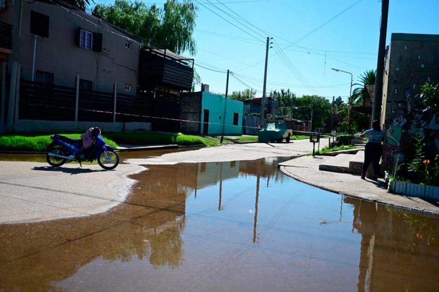 La crecida del r&iacute;o Gualeguaych&uacute; ha generado anegamientos