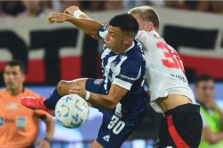 River y Talleres igualan 0 a 0 por la Supercopa Internacional