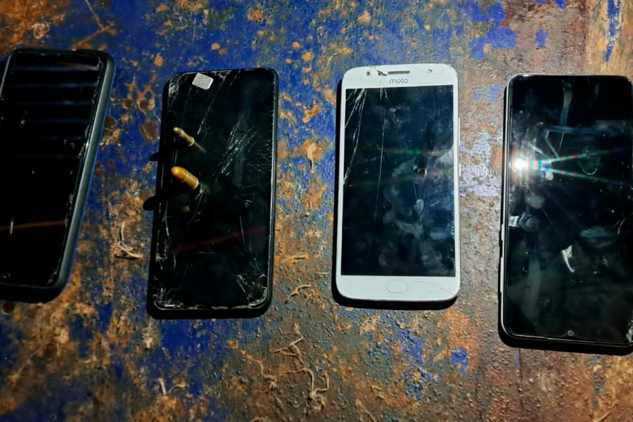 Los teléfonos incautados por homicidio en Concordia (foto Policía de Entre Ríos)