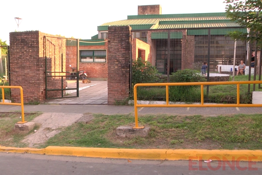 Escuela N&ordm;208 &ldquo;Intendente Juan Carlos Esparza&rdquo; de Paran&aacute; (foto Elonce)