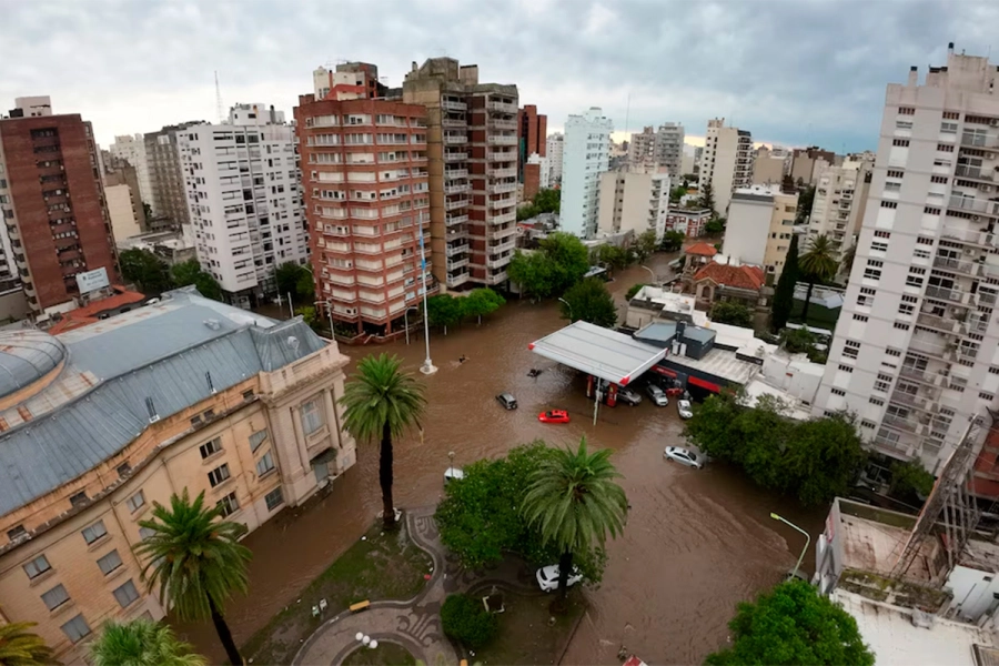 Vista aérea de la inundación en el casco céntrico de Bahía Blanca