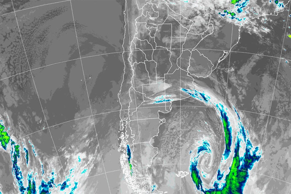 Imagen satelital de esta madrugada. Imagen satelital de esta madrugada.
