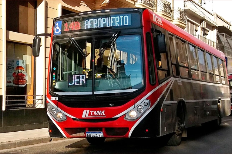 Pasajero agredió a chofer de colectivo en Paraná porque estuvo “dos horas esperando”