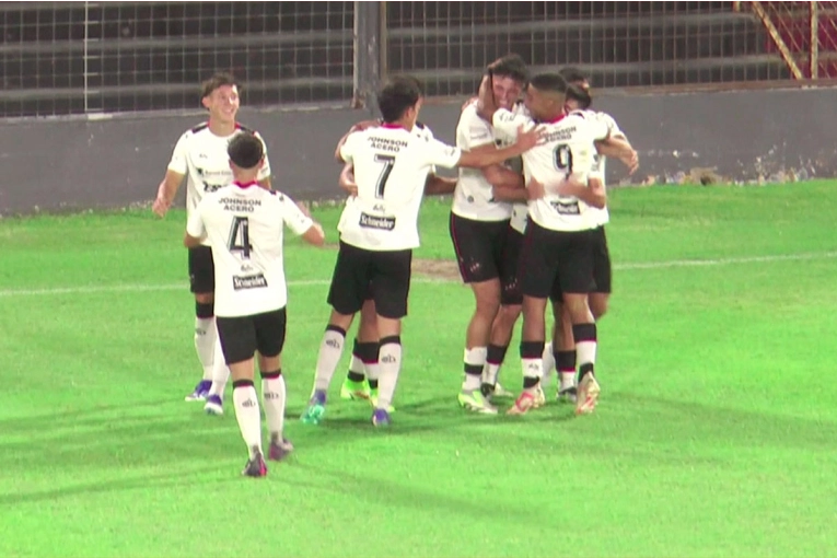 Patronato goleó 3 a 0 a Unión por la primera final de la Copa Túnel Subfluvial