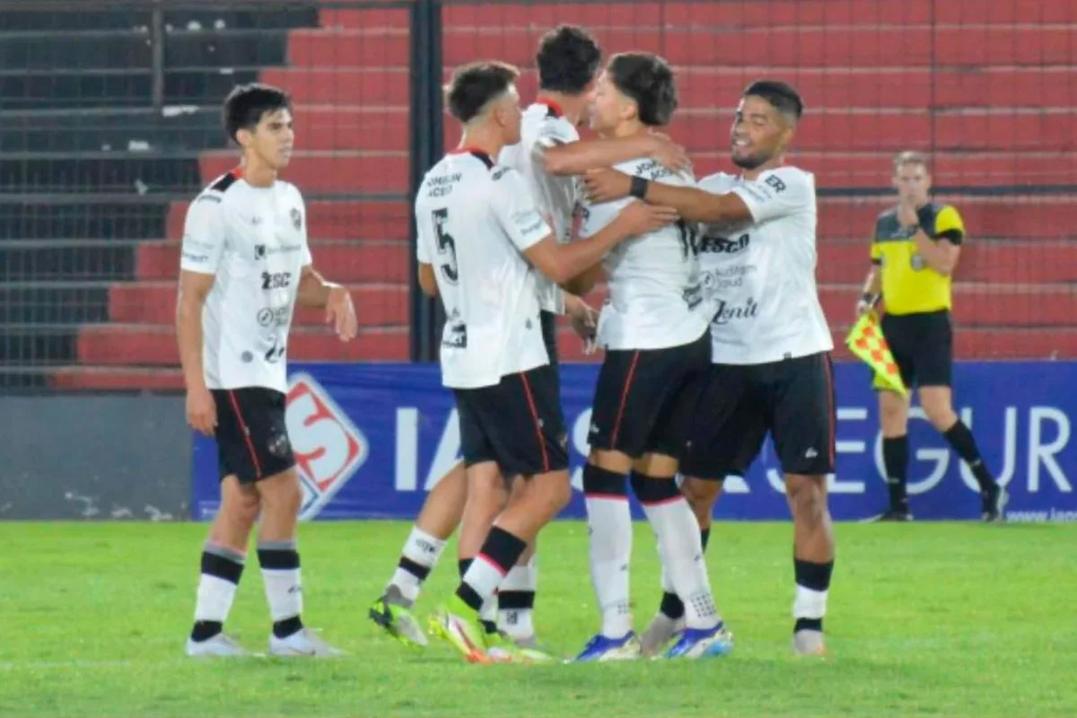Goleada de Patronato en su cancha.