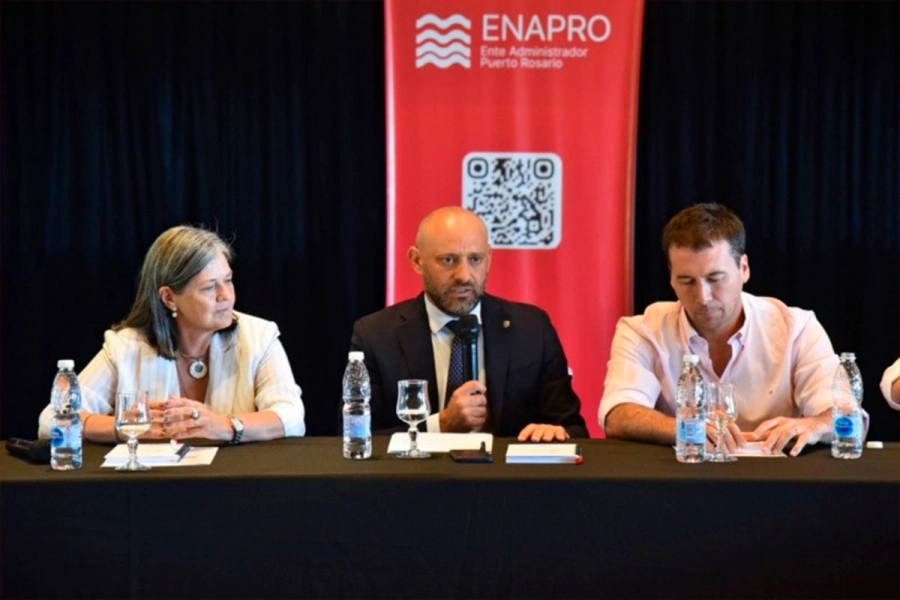 La secretaria de Transporte, el ministro de Desarrollo de Santa Fe, y el titular de la Administraci&oacute;n Nacional de Puertos, I&ntilde;aki Arreseygor. (Rosario3)